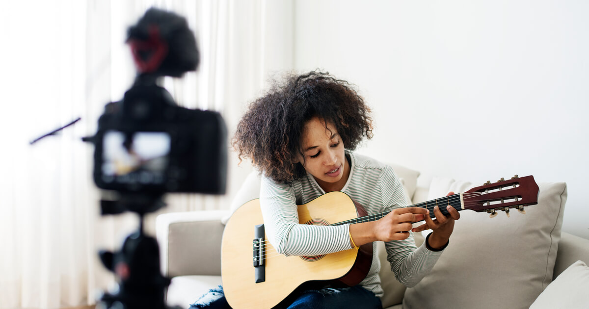 Iphoneでも可能 ミュージックビデオの簡単な撮影方法と個人撮影するときのコツまとめ ココナラマガジン