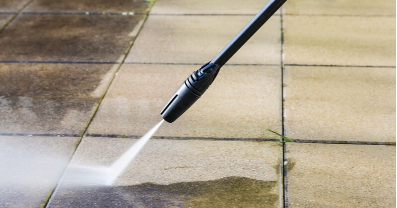 ベランダの床 汚れの強弱別 掃除方法 掃除前のチェックリストと注意すること ココナラマガジン